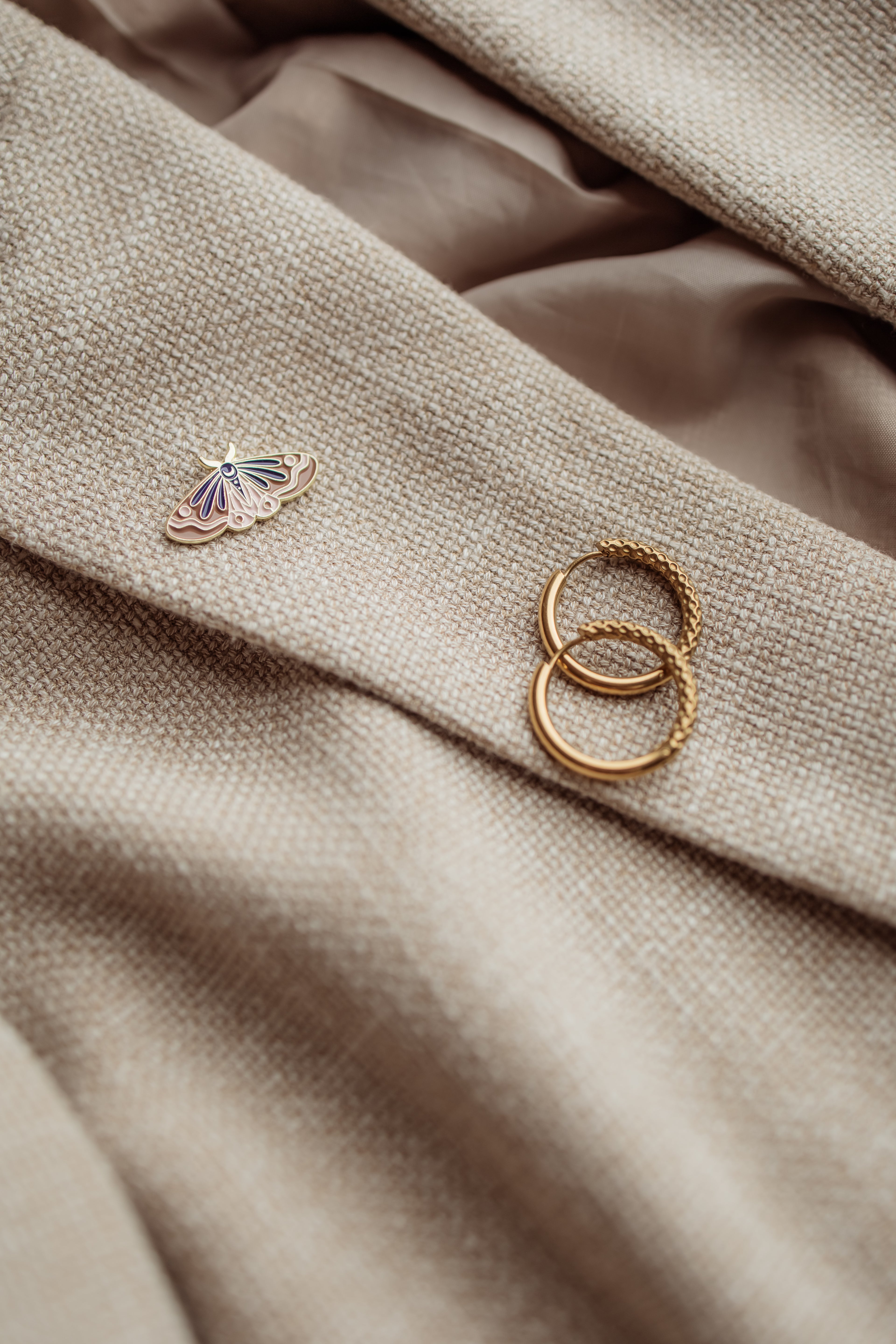 Broche pin, minimalistisch design – Pure Black Styling