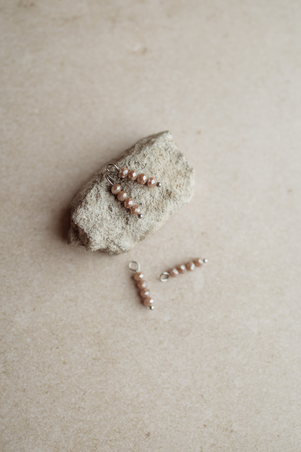 Charm shiny brown Silver