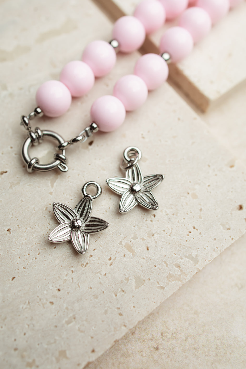 Necklace bold & brave lightpink