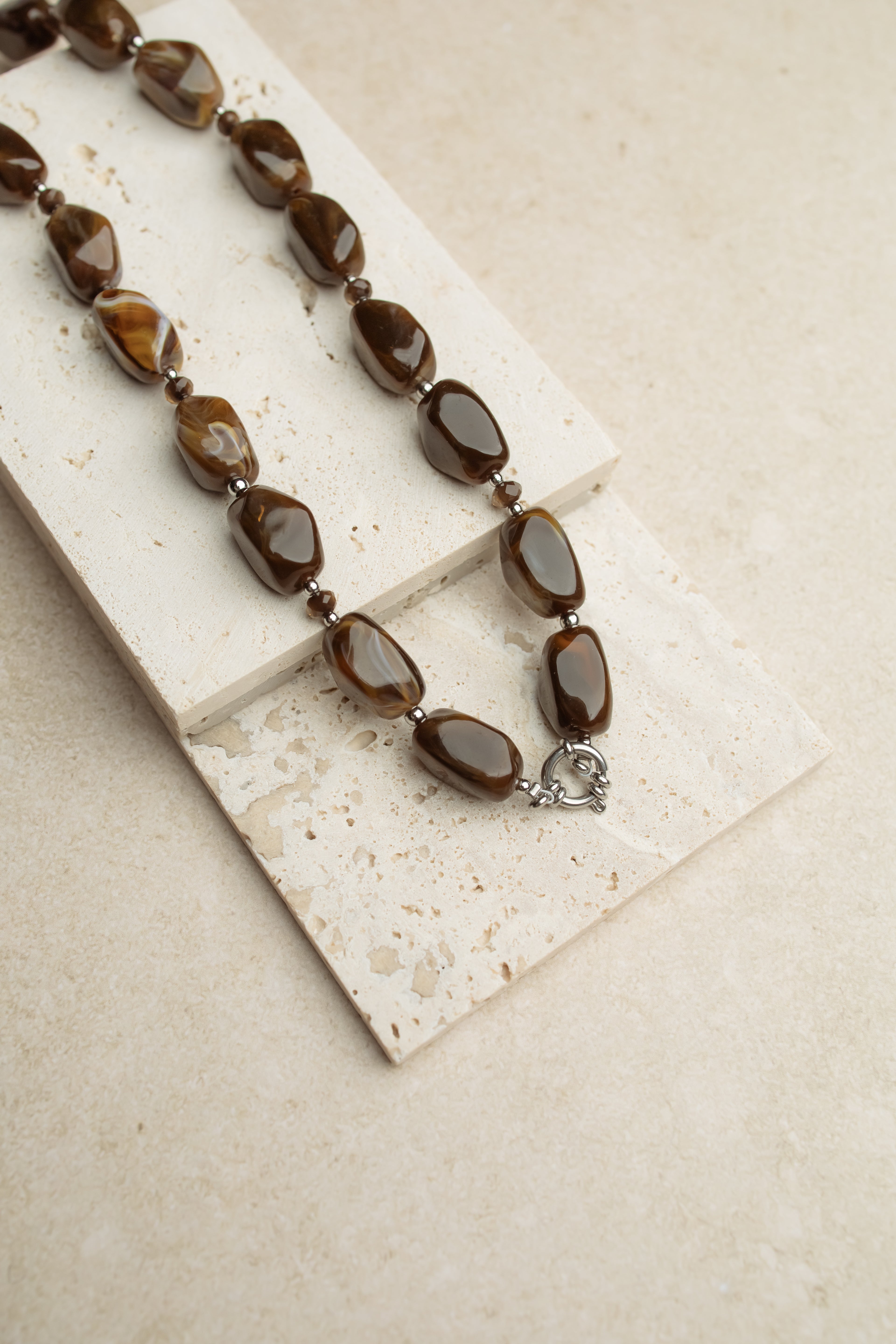 Necklace bold stone brown