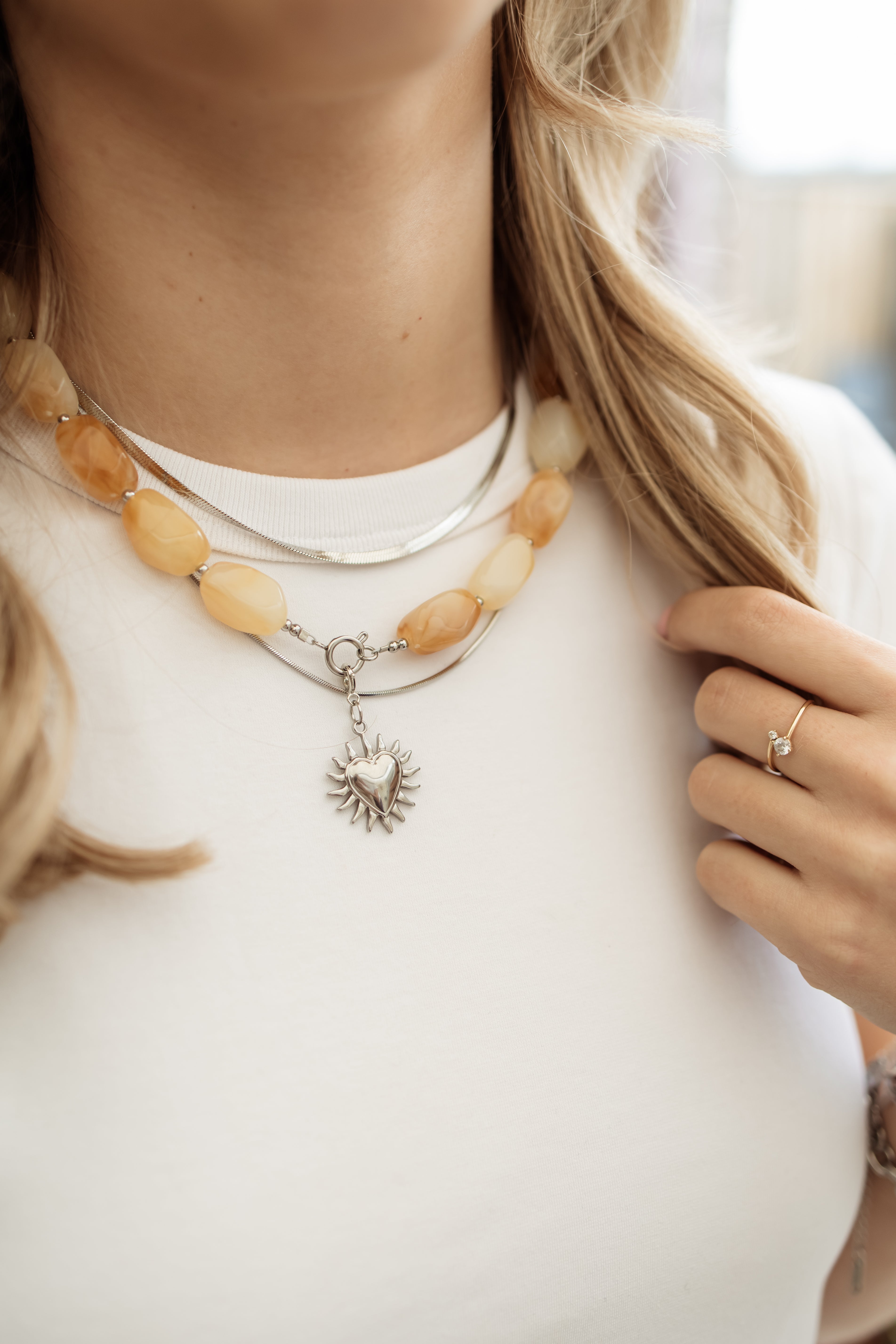 Necklace bold stone butteryellow
